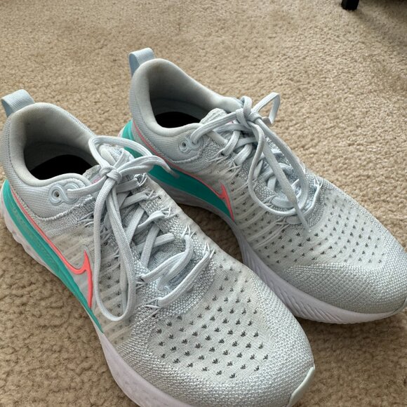 Nike Women's React Infinity Run Flyknit 2 Blue Tint Lava Glow Size 8.5 - Picture 11 of 16